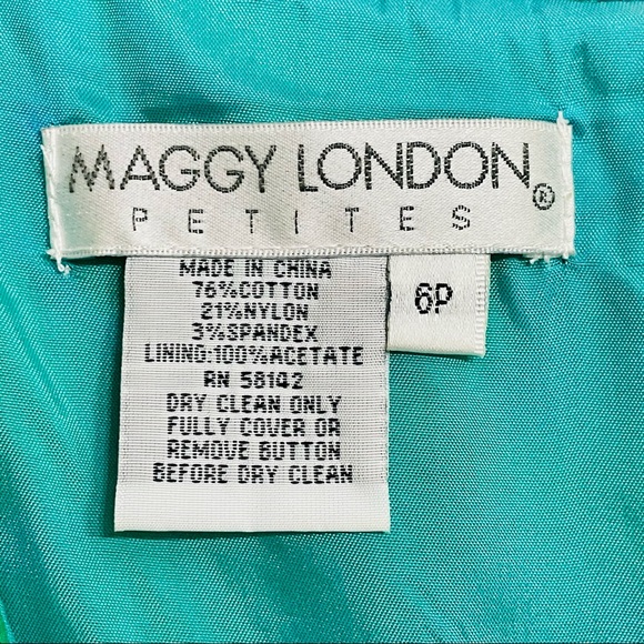 ❤️HP❤️ Maggie London Petite Emerald Green Dress with Gold Buttons - Fit & Flare - Picture 3 of 4
